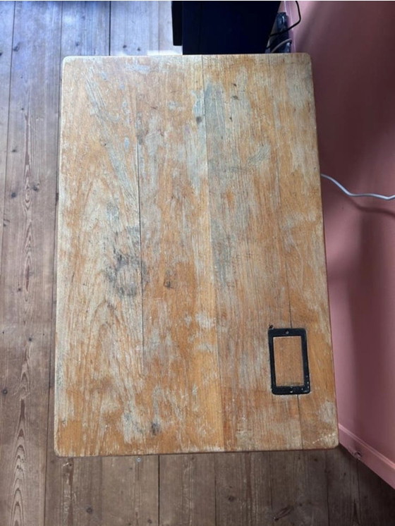 Image 1 of Vintage industriële schooltafel/leerlingentafel hout metaal