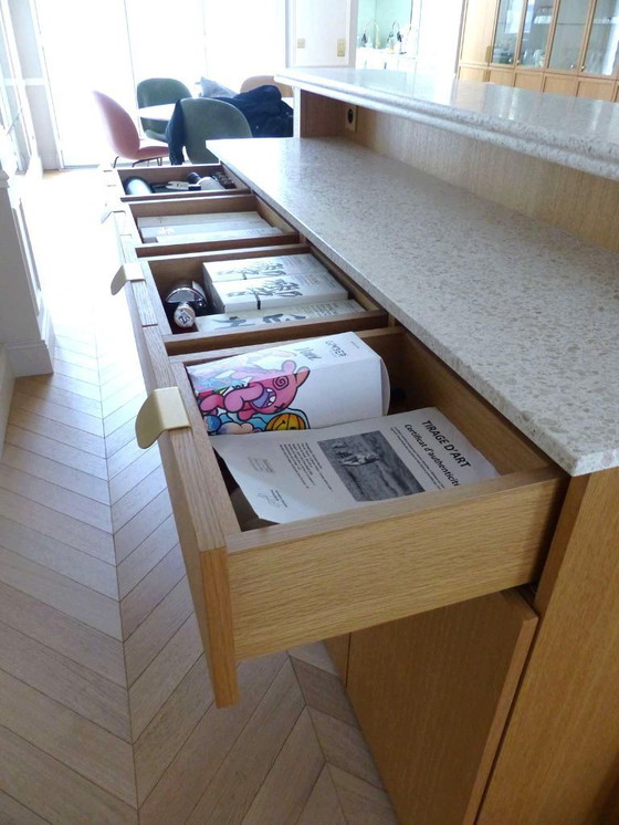 Image 1 of Moderne Bar aus massiver Eiche und doppelter Terrazzo-Arbeitsplatte – Einzigartiges Stück