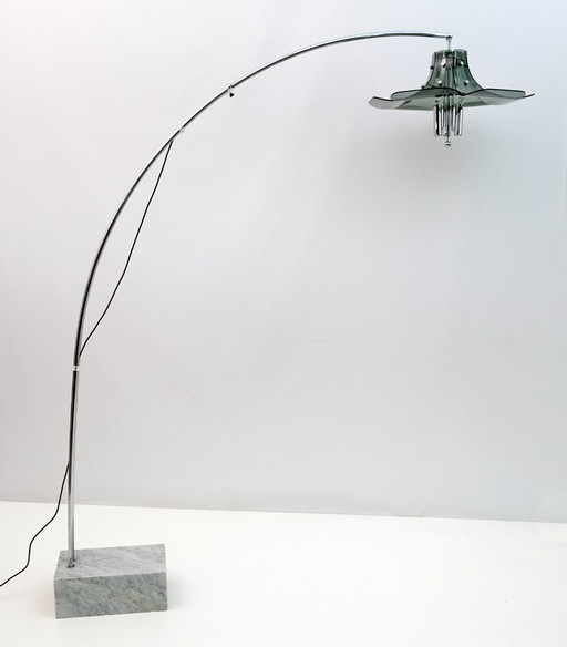 Italienische Vintage Bogen-Stehlampe von Fontana Arte, 1970er