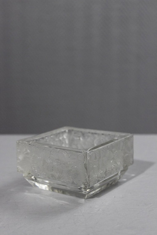 Lalique France "Colmar" ashtray, signed circa 1940