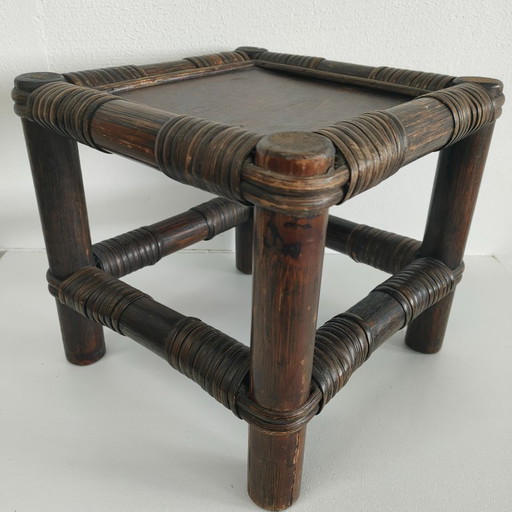 Rara mesa auxiliar pequeña de ratán/ratán vintage