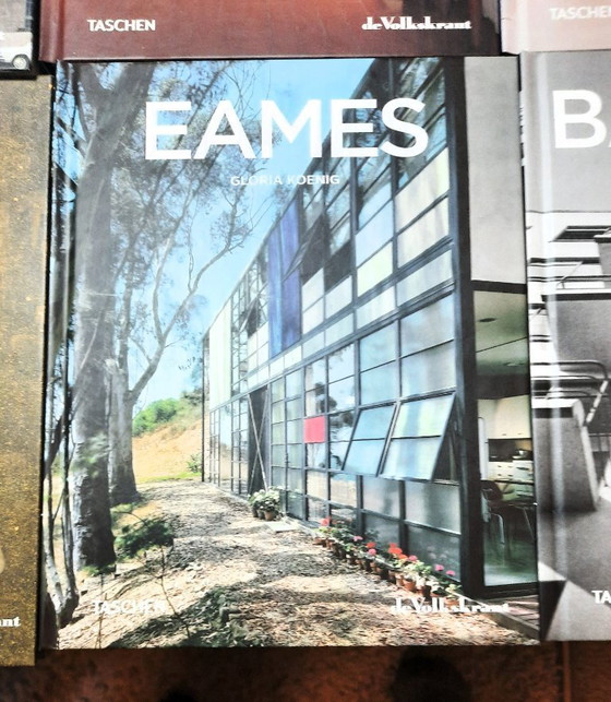 Image 1 of (W042) Coffret de livres Taschen Volkskrant : Mies van der Rohe, Eames, Bauhaus, Le Corbusier etc.