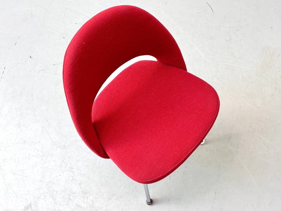 Image 1 of Eero Saarinen für Knoll International – Executive Chair mit rotem Stoffbezug, vertrieben durch Wohnbedarf Roche Basel, 1960er Ja