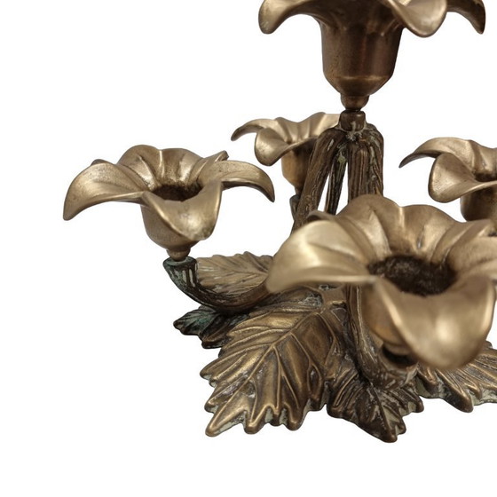 Image 1 of Candelabro de flores de latón de cinco brazos de mediados de siglo