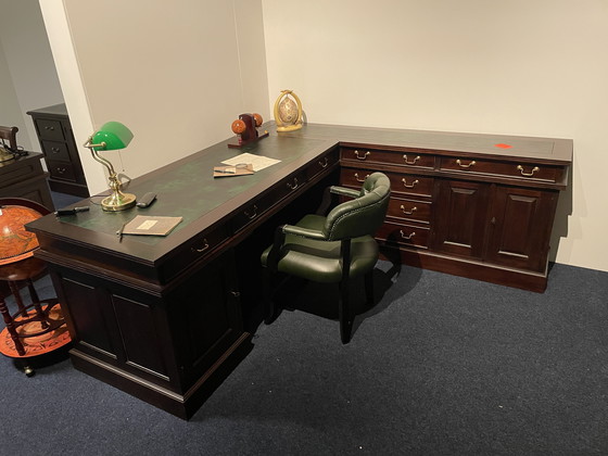 Image 1 of La scrivania angolare 220x220 si abbina perfettamente al mogano noce teak