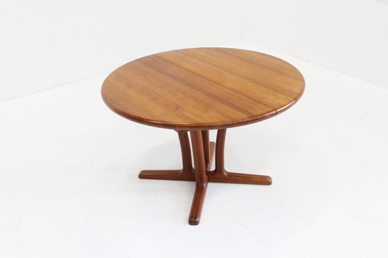 Image 1 of Tavolo da pranzo rotondo allungabile vintage Dyrlund in teak massello, stile danese.