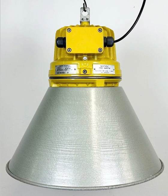 Image 1 of Gele industriële explosieveilige lamp met aluminium kap, jaren 90