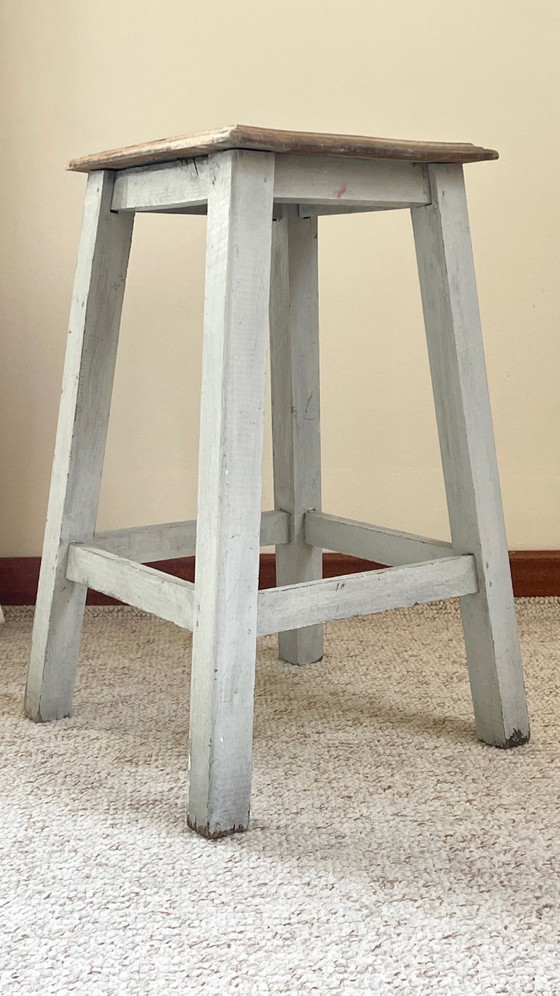 Image 1 of Antieke massief houten kruk