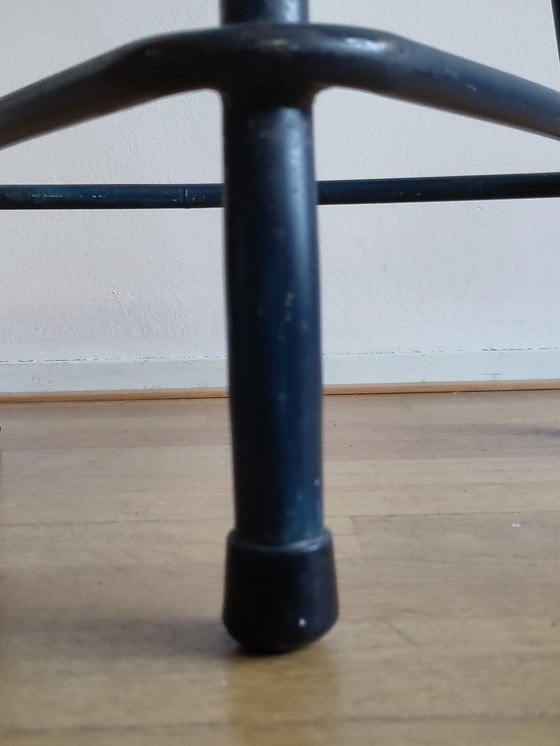 Image 1 of Friso Kramer Hocker Ahrend der Kreis