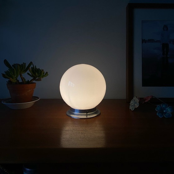 Image 1 of Plafonnier globe verre blanc opaline 15 cm applique murale base de fixation en aluminium 