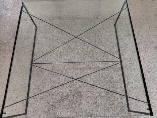 Mesa de centro de diseño de cristal y metal