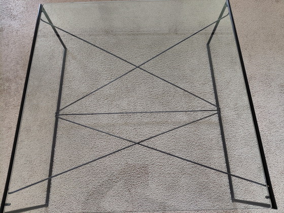 Image 1 of Mesa de centro de diseño de cristal y metal