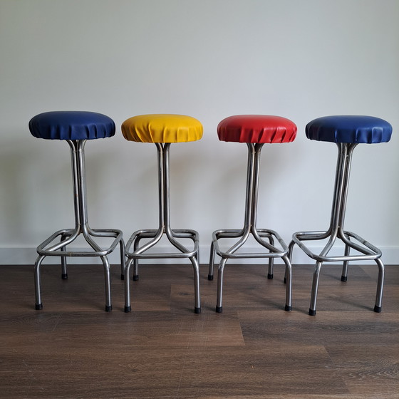 Image 1 of Ensemble de 4 tabourets de bar vintage - style Memphis - chrome et simili cuir