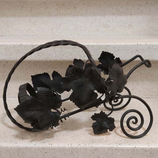 Prachtige flessenhouder in smeedijzer druivenblad uit Frankrijk 