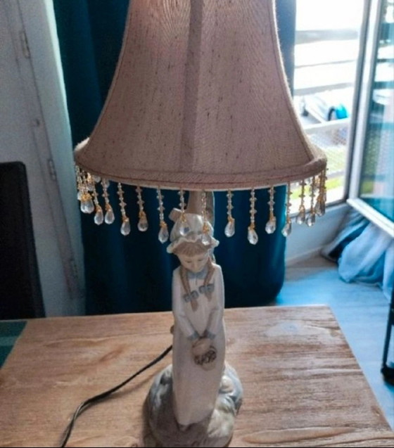 Image 1 of Lampe lladro jeune fille