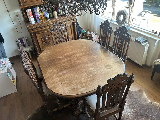 Historische eethoek uit 1885/1900 massief hout gesneden 