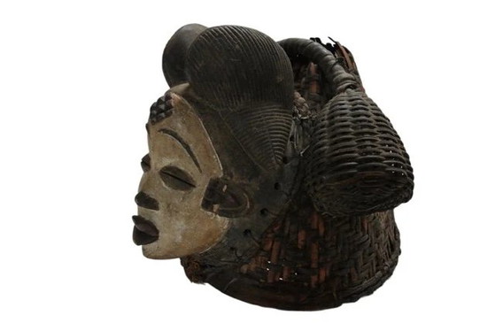 Antike Punu-Maske mit gewebter Kappe – Gabun – Bildhauerei, Wood (photo 8 of 11)