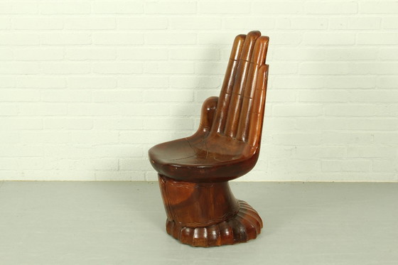 Image 1 of Hand Chair Surrealistischer skulpturaler Sitz (Stil der 1970er Jahre)