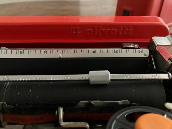 Olivetti Valentine Typewriter – Decorative Objects, Metal, Plastic (photo 7 of 11)