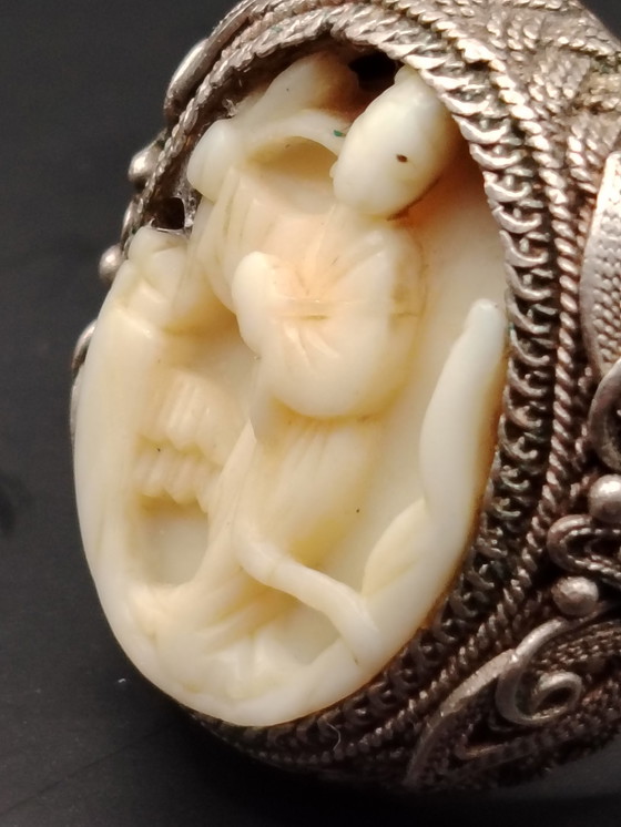 Image 1 of Antiker Ring aus Nachlass, Silber und Bein. Unikat. Handarbeit. Größe verstellbar. Sammlerobjekt 