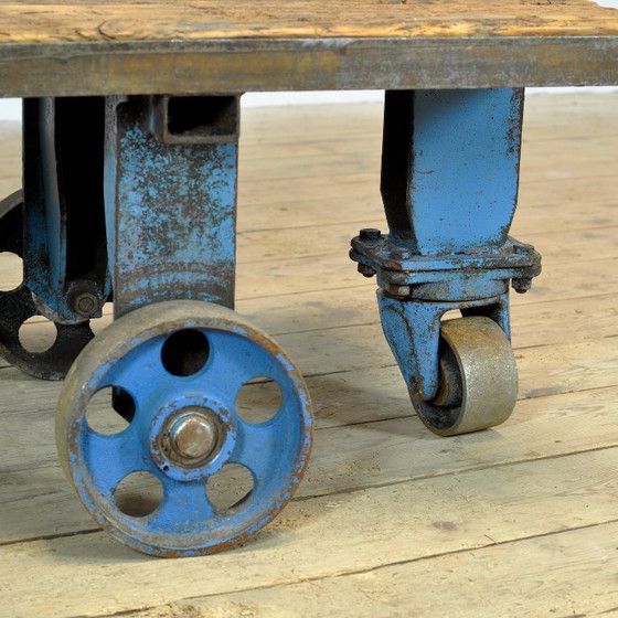 tavolino da caffè industriale, anni '60 – Tavolini da caffè, Ghisa, Metallo (photo 10 of 11)