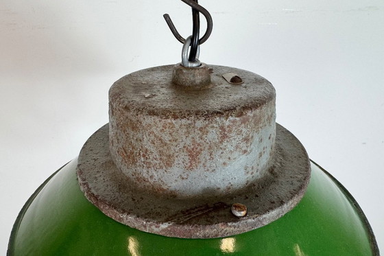 Image 1 of Lampada a sospensione industriale in ghisa e smalto verde, anni '60