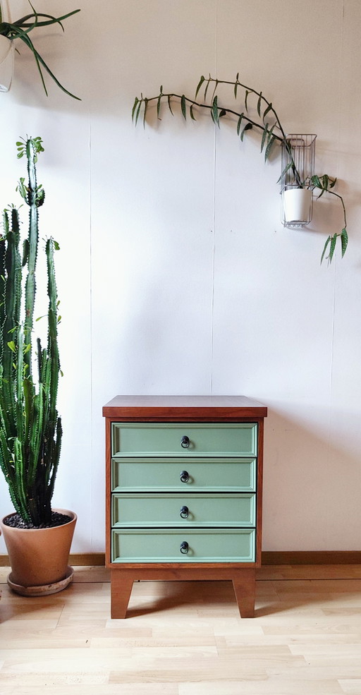 Cupboard with sliders