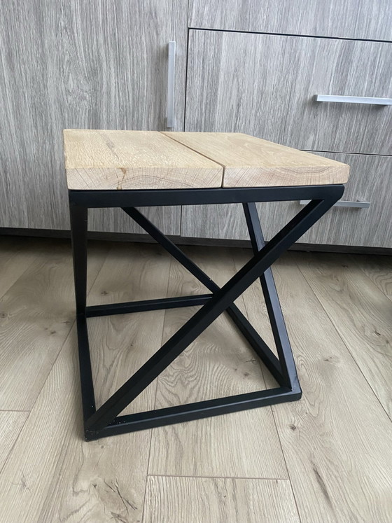 Eichenbeistelltisch modern industriell – Pflanzentisch, Holz, Eisen (photo 4 of 5)
