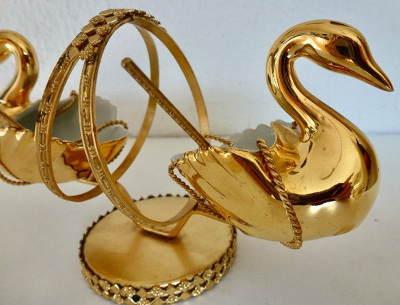 Image 1 of Vintage Verguld Limoges-Porseleinen Zout- en Peperstel in de Vorm van Zwanen met Vergulde Houder en Lepeltjes