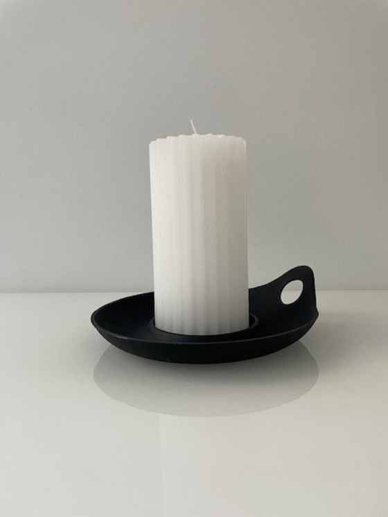 Image 1 of Portacandele dal design moderno in alluminio verniciato a polvere nero.