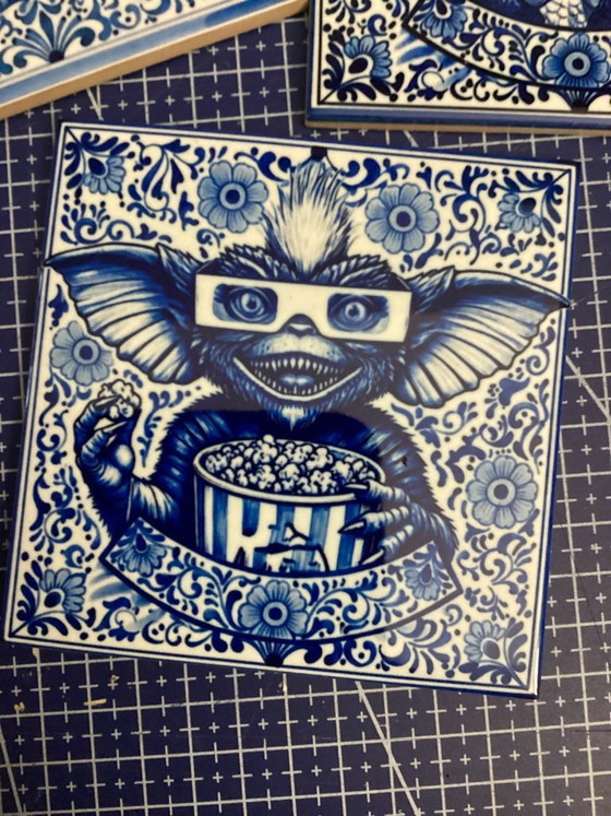 Image 1 of Decoratieve tegel 11x11x0,6 cm. Gremlins