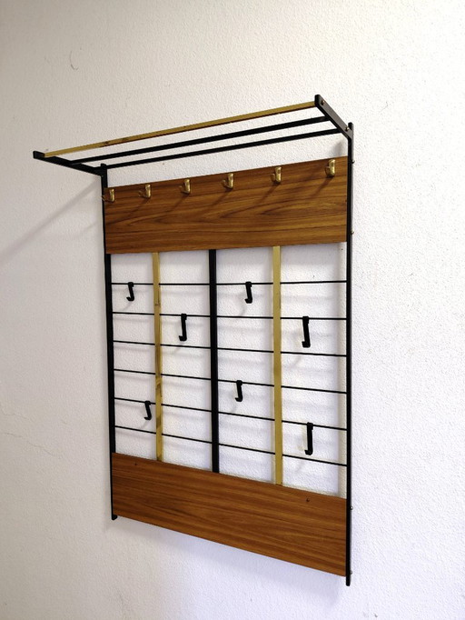 Sixties wandgarderobe met paraplubak