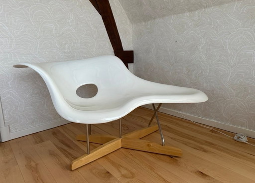 Replica della poltrona ondulata (Charles e Ray Eames)