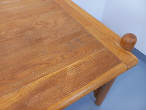 Grande table rectangulaire brutaliste vintage en bois de chêne massif des années 60 70