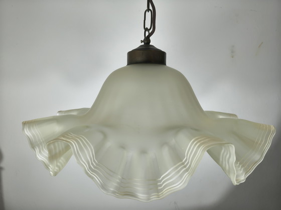Image 1 of Lampada a sospensione francese vintage in vetro opalino satinato – stile Art Déco – Ø 42 cm