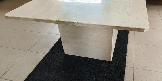 Image 1 of Tavolino da caffè in travertino in buone condizioni.