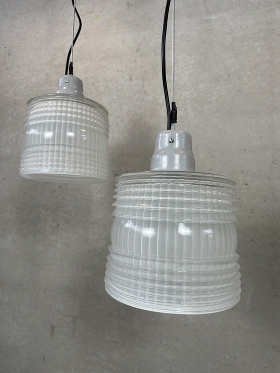 Image 1 of Lampe suspendue industrielle vintage - Europhane (verre dépoli)