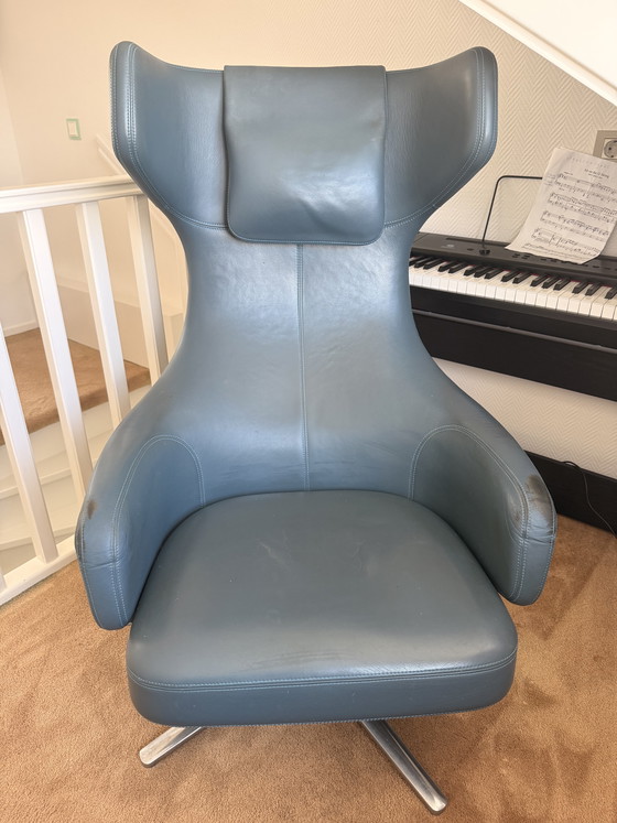 Image 1 of Vitra Grand Repos met ottoman