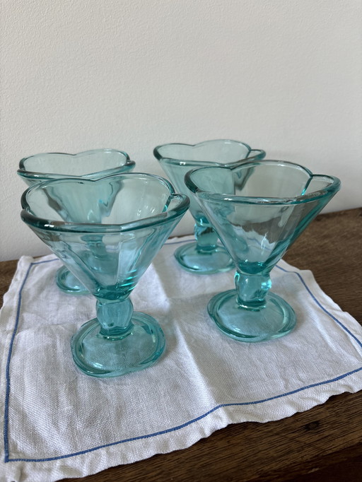 Vintage blauwe ijscoupes