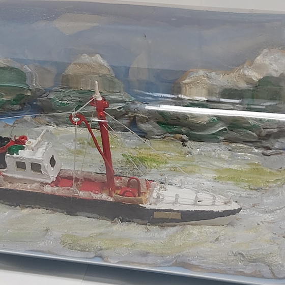 Image 1 of Un bateau dans une bouteille de Johnny Walker (art populaire)