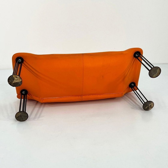 Image 1 of Oranje bank van Burkhard Vogtherr voor Hain & Tohme, jaren 80