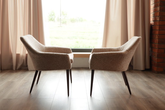 Image 1 of Set van 2 Clubfauteuils Vintage Paire Lounge Chairs Tijdloze Boucle Wit & Oranje Stoffering