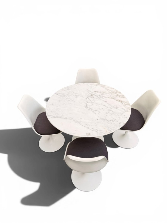 Image 1 of Knoll Tulip Dining Set by Eero Saarinen - Marble Table & 4 Chairs (Circa 1970)