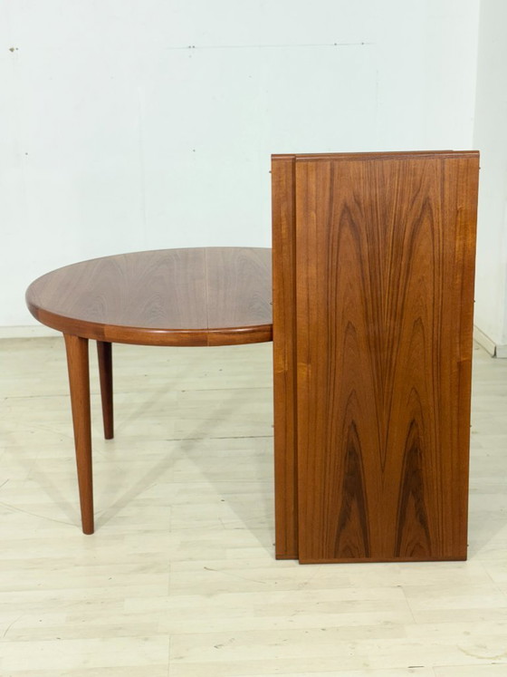 Danish Design Teak Round Dining Table - Extendable / Teak Dining Table / Mid Century Teak Table / – Wood (photo 17 of 18)