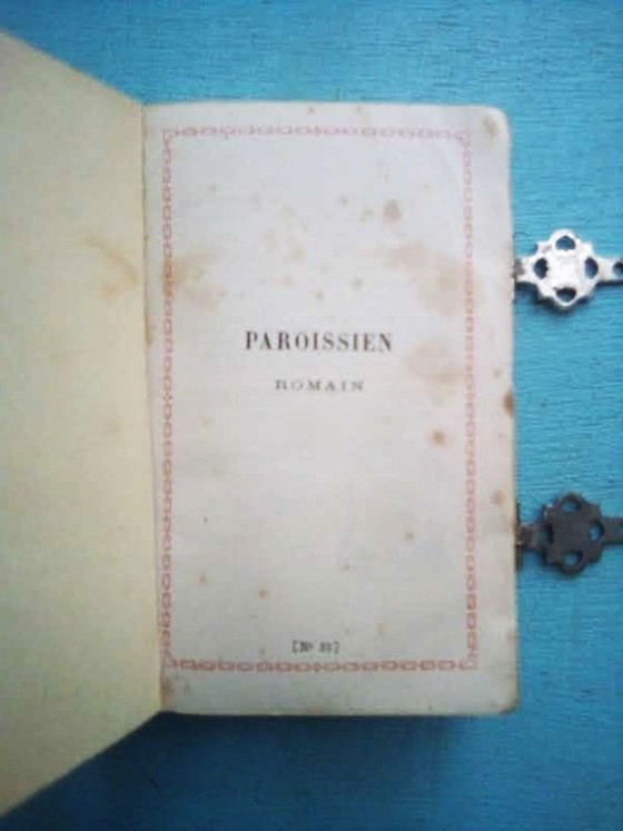 Image 1 of 19e-eeuws Romeins parochiemissaal