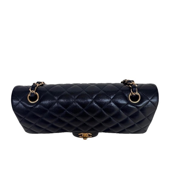Chanel classic flap medium – Crossbody bags, Lambskin (photo 22 of 28)