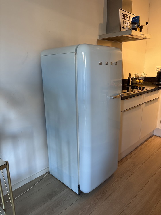 Image 1 of Frigorifero SMEG Fab28, colore azzurro pastello.