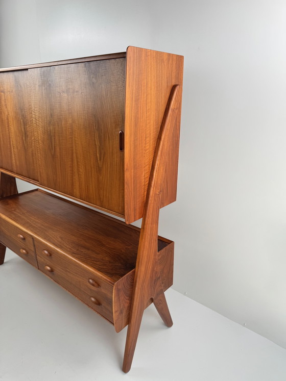 Image 1 of Buffet double modèle 53 par Harry Østergaard pour Randers Møbelfabrik – Design sculptural danois en teck