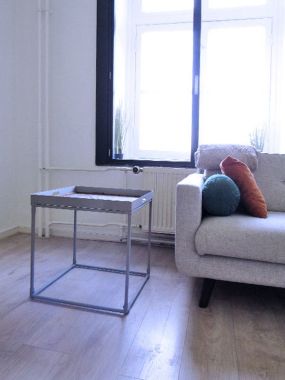 Image 1 of Mesa auxiliar de metal - estilo Japandi