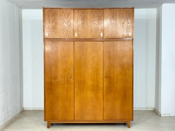 Image 1 of Armoire vintage / Armoire/penderie style années 60